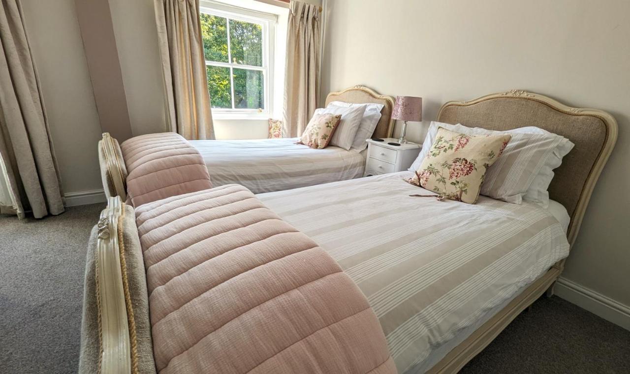 Britannia House Vintage B&B Cornwall Хелстон Экстерьер фото