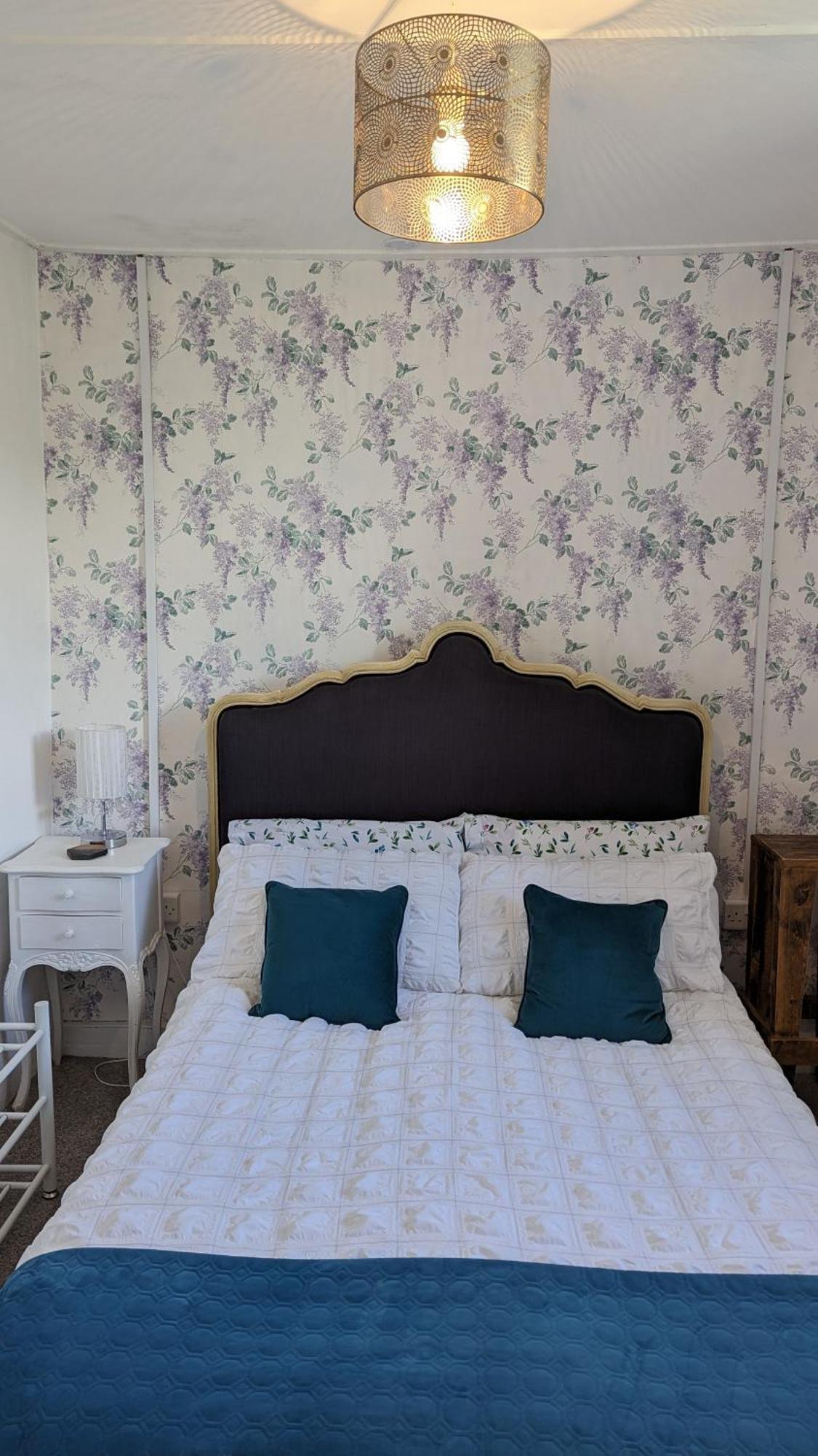 Britannia House Vintage B&B Cornwall Хелстон Номер фото
