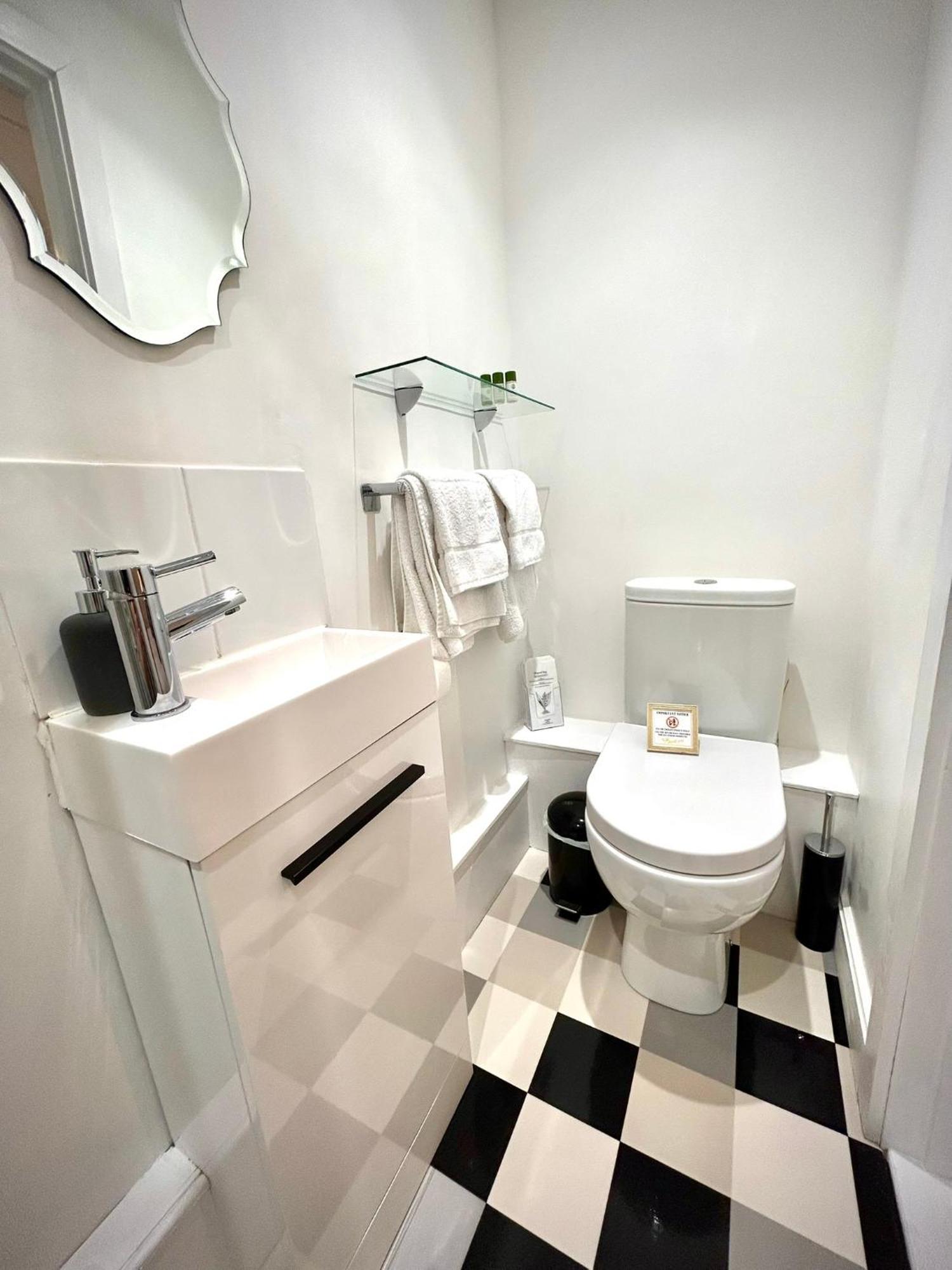 Britannia House Vintage B&B Cornwall Хелстон Номер фото