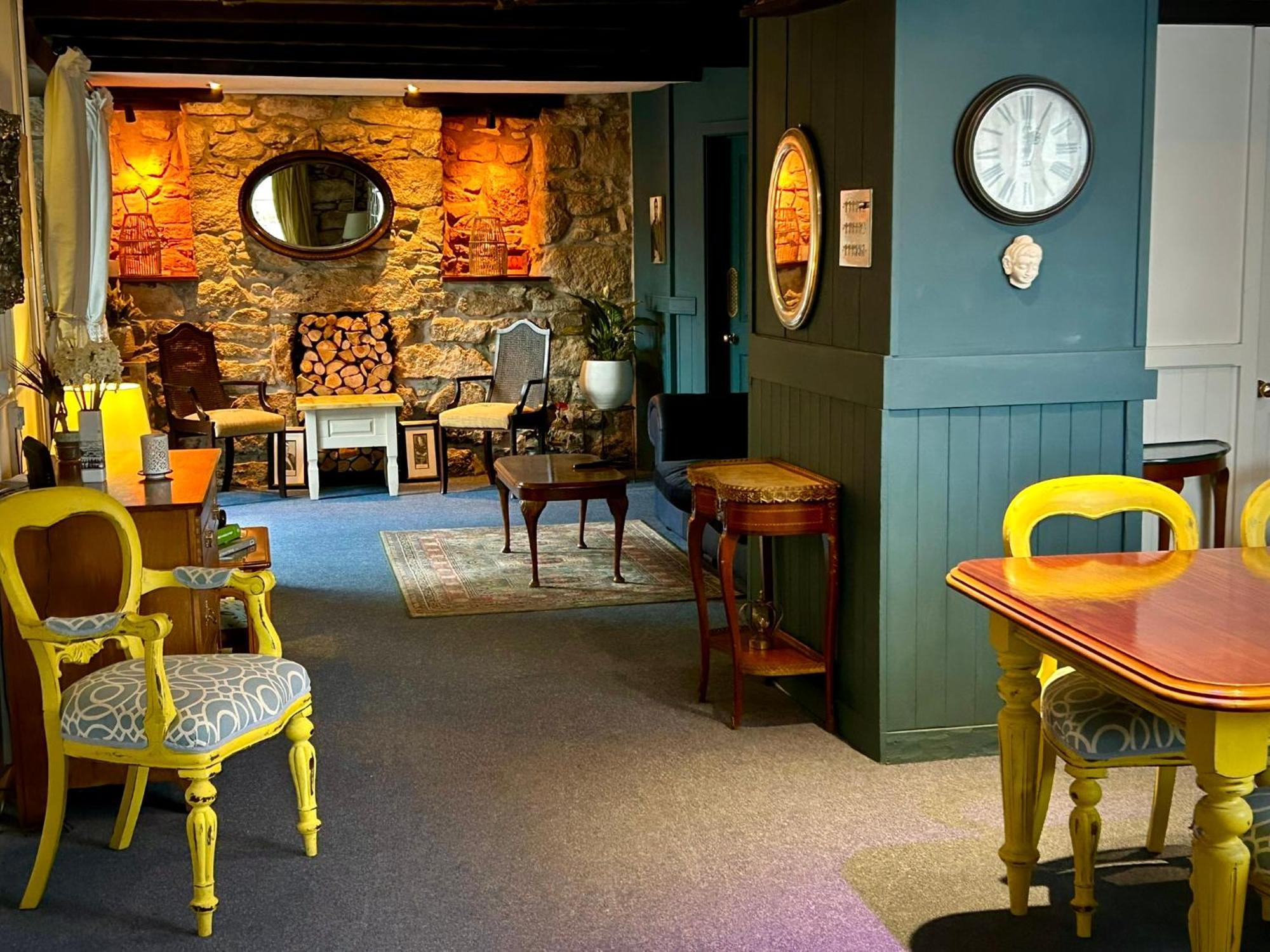 Britannia House Vintage B&B Cornwall Хелстон Экстерьер фото
